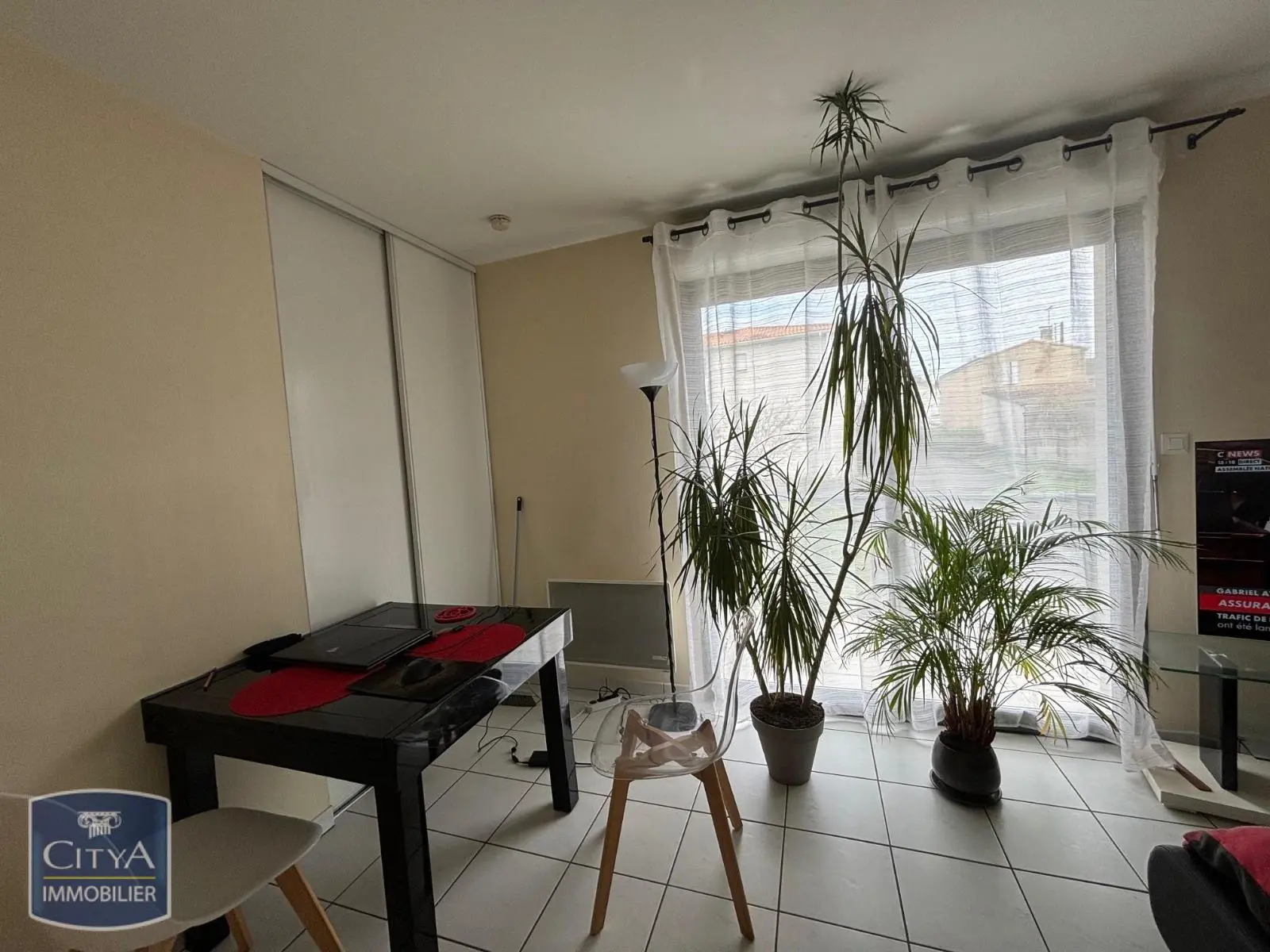 Photo 2 Appartement 1 pièce 23.85m²