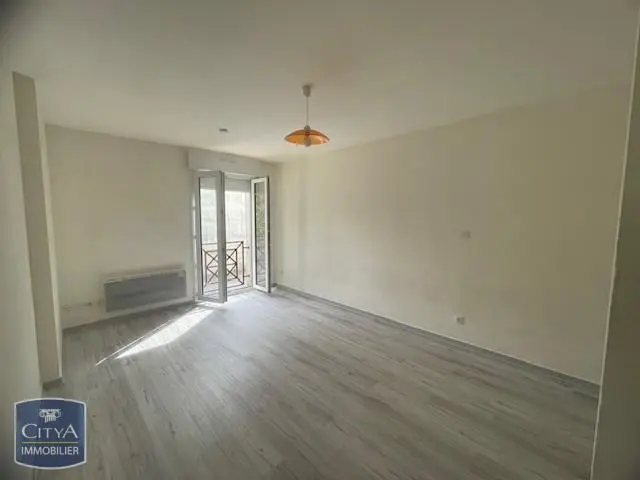 Photo 1 Appartement 1 pièce 24.1m²