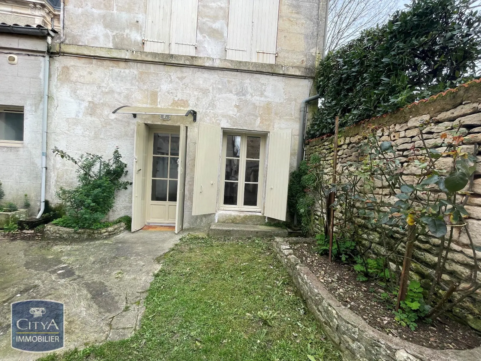 Photo 1 Appartement 1 pièce 32.53m²