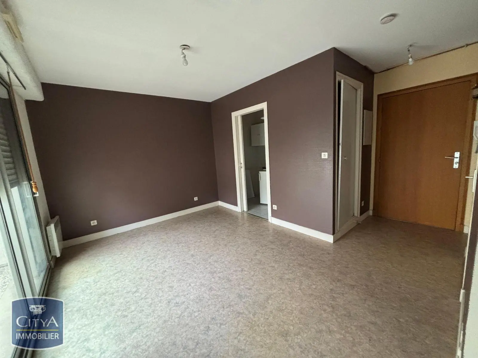 Photo 2 Appartement 1 pièce 28m²