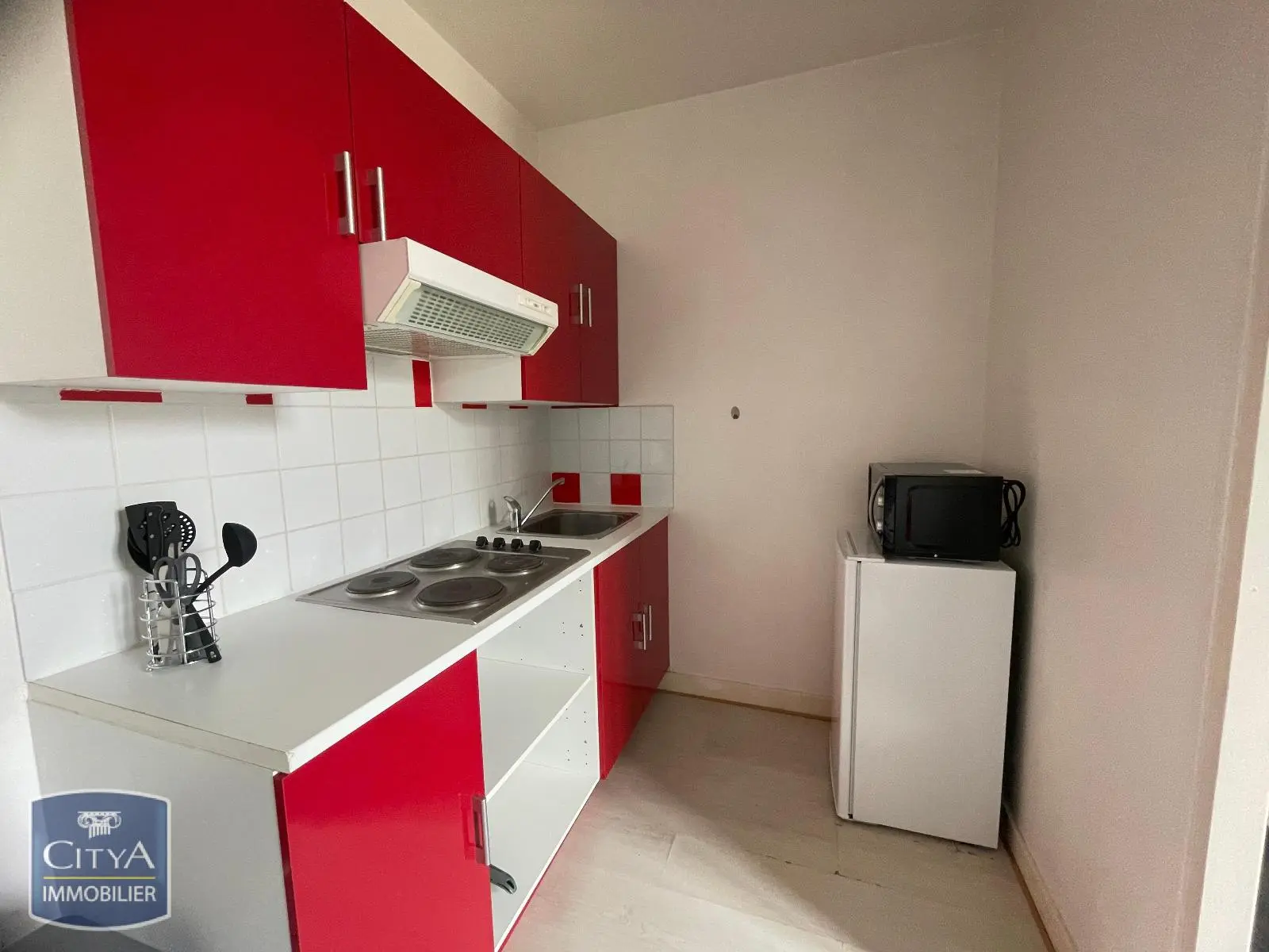 Photo 2 Appartement 1 pièce 28.12m²