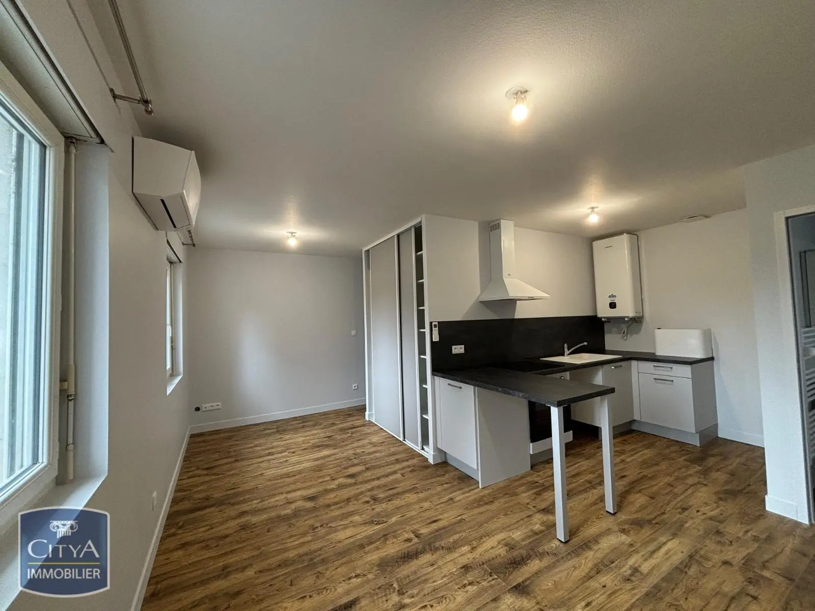 Photo 1 Appartement 1 pièce 30.98m²