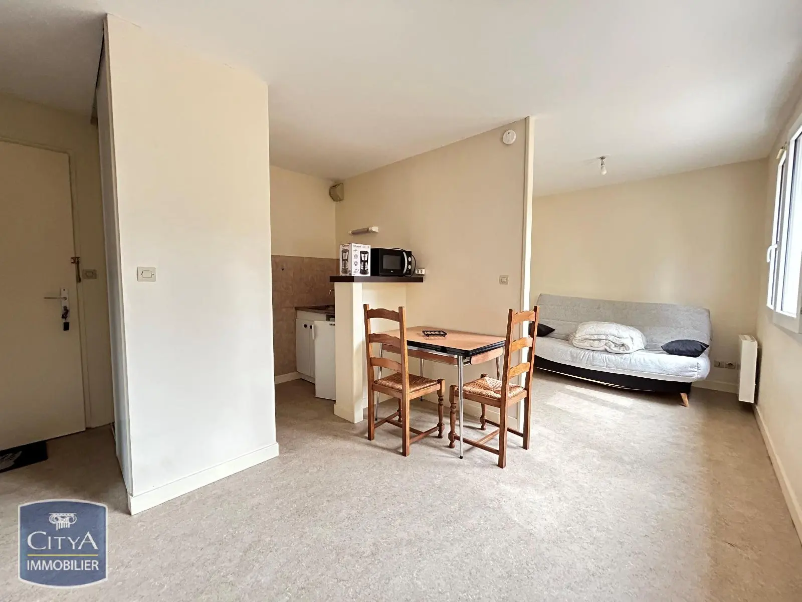 Photo 1 Appartement 1 pièce 23.56m²