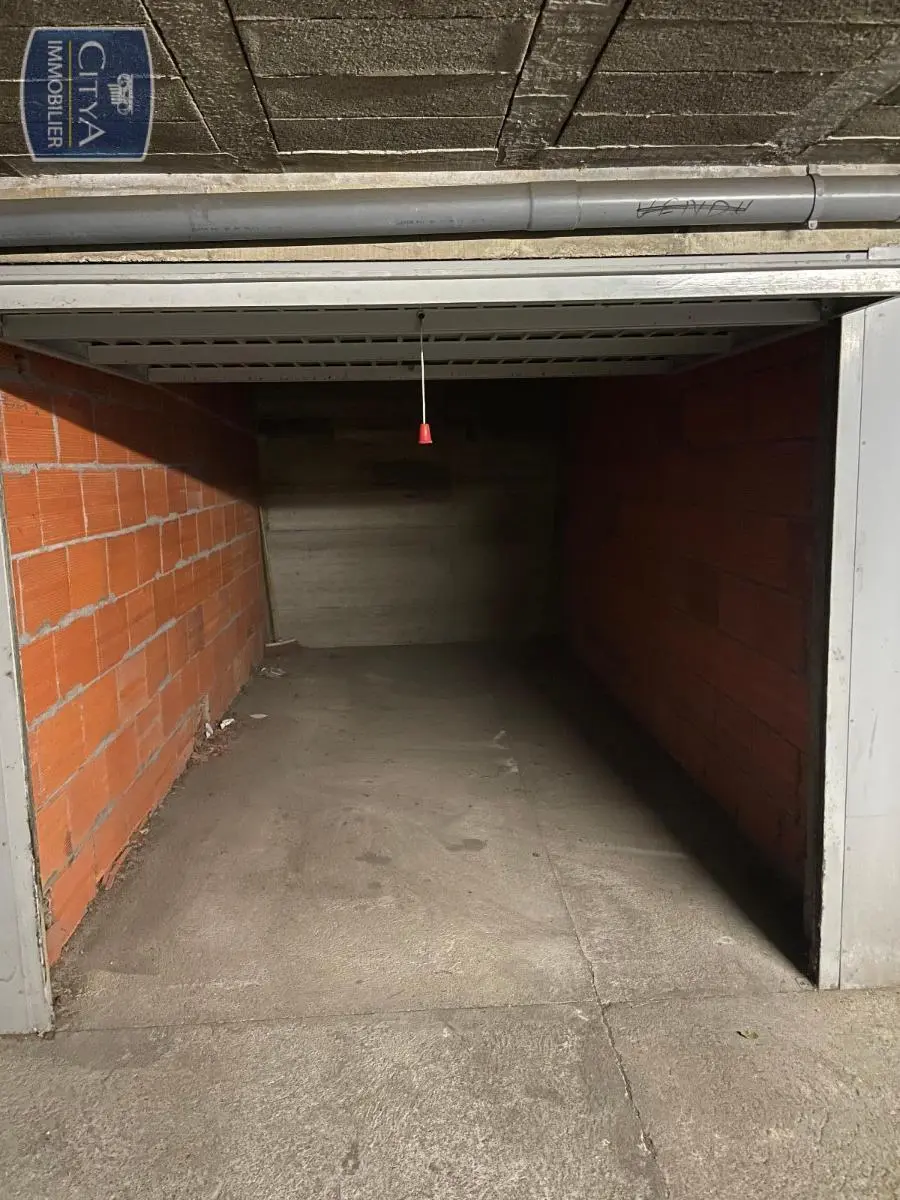 Photo 2 Parking