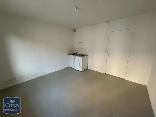 Photo 1 Appartement 1 pièce 21.83m²
