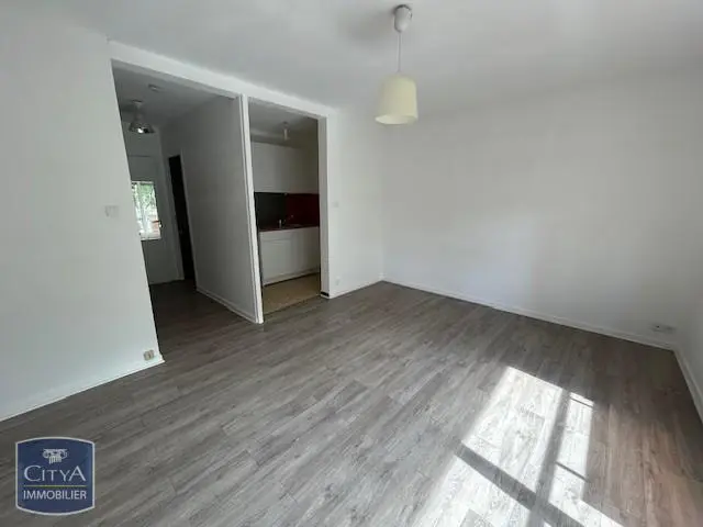Photo 2 Appartement 1 pièce 27.29m²