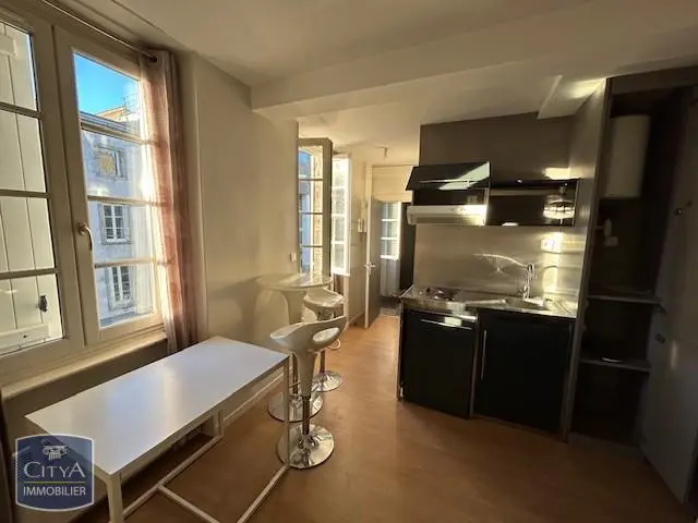 Photo 1 Appartement 1 pièce 13.97m²