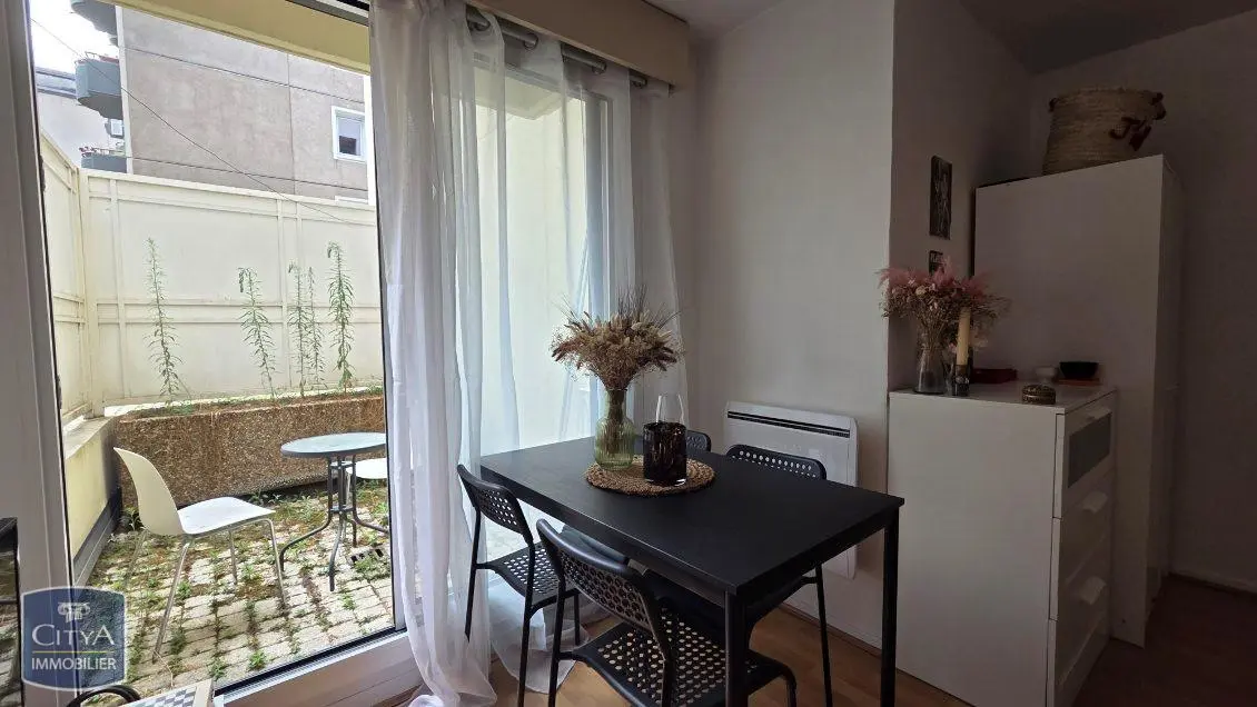Photo 2 Appartement 1 pièce 20m²