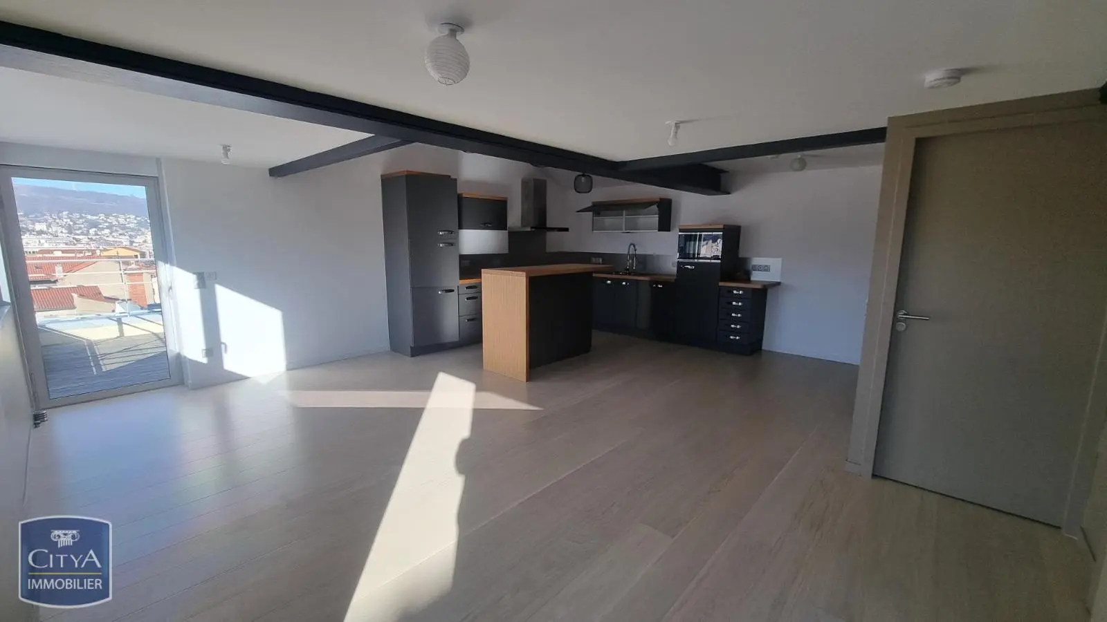 Photo 1 Appartement 4 pièces 103.97m²