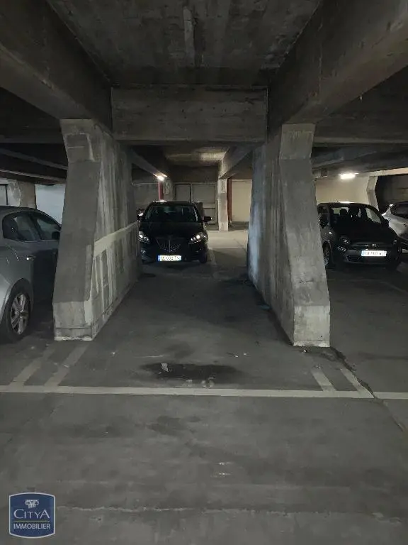Photo 2 Parking