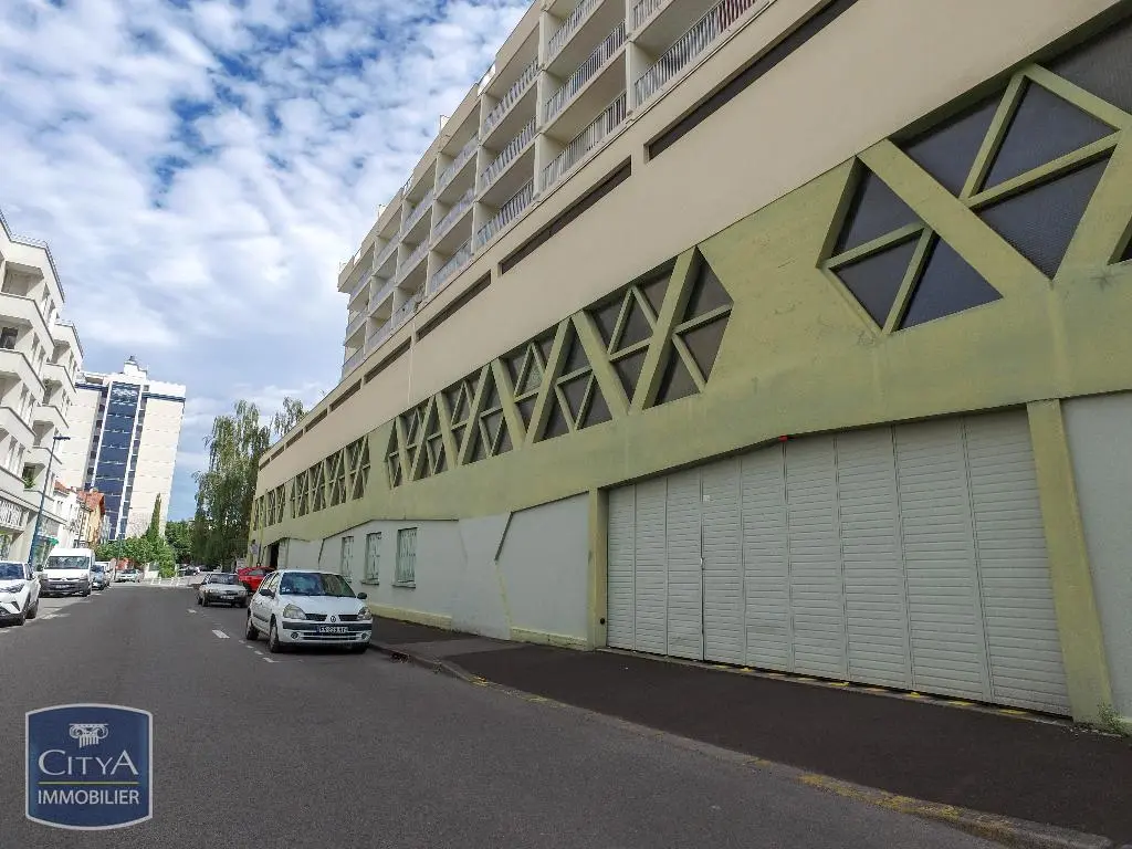 Photo 1 Parking
