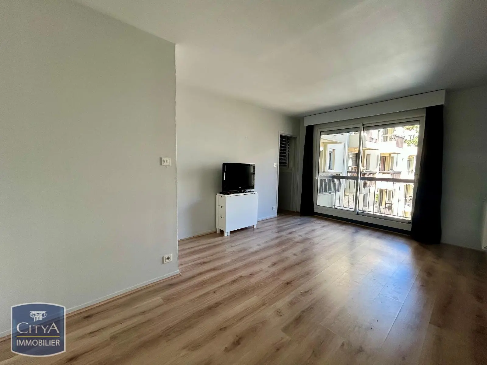 Photo 1 Appartement 1 pièce 27m²