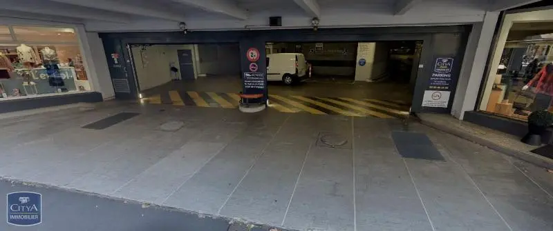 Photo 1 Parking