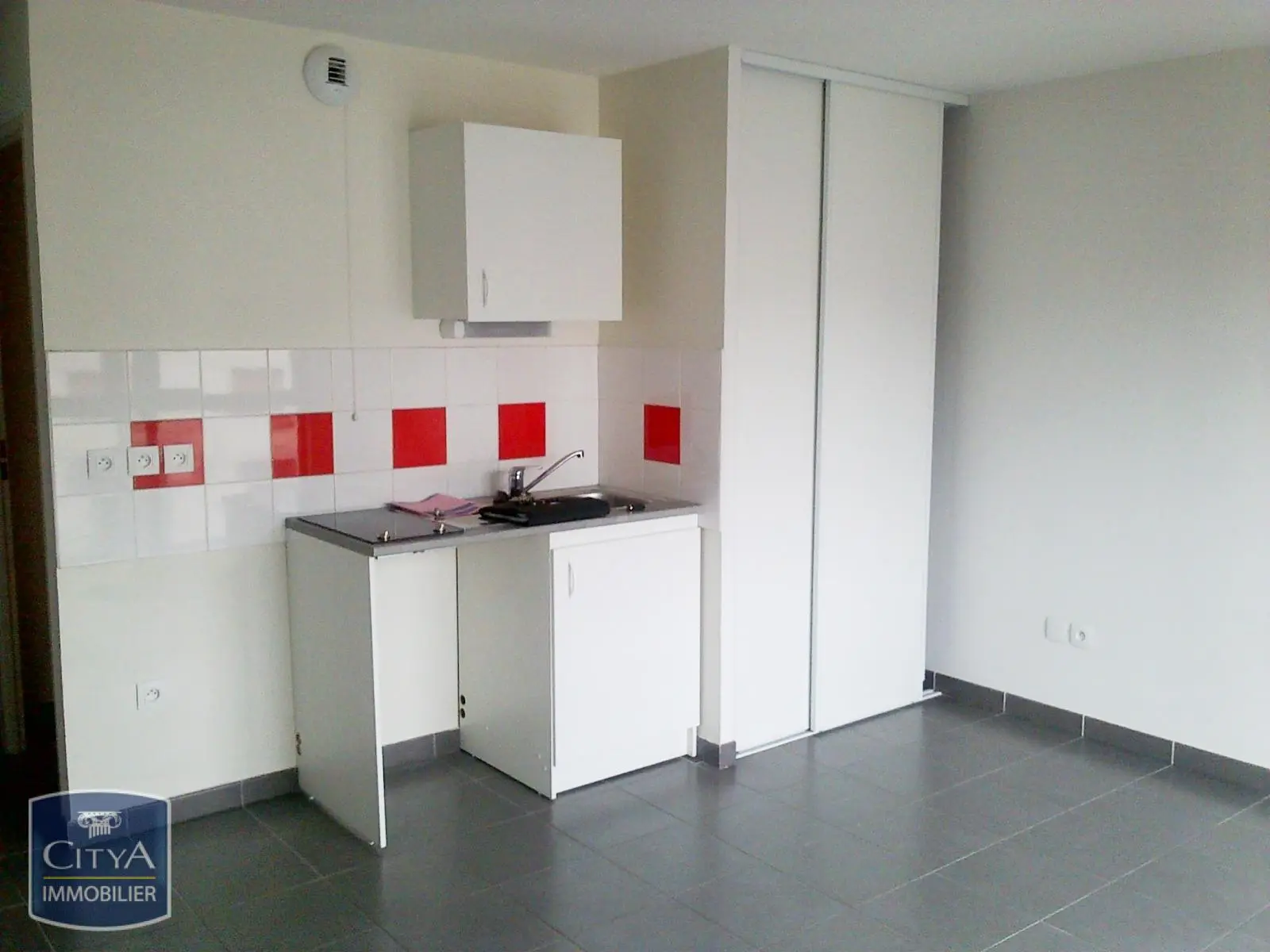 Photo 1 Appartement 1 pièce 23.24m²