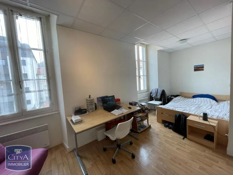 Photo 2 Appartement 1 pièce 23.94m²