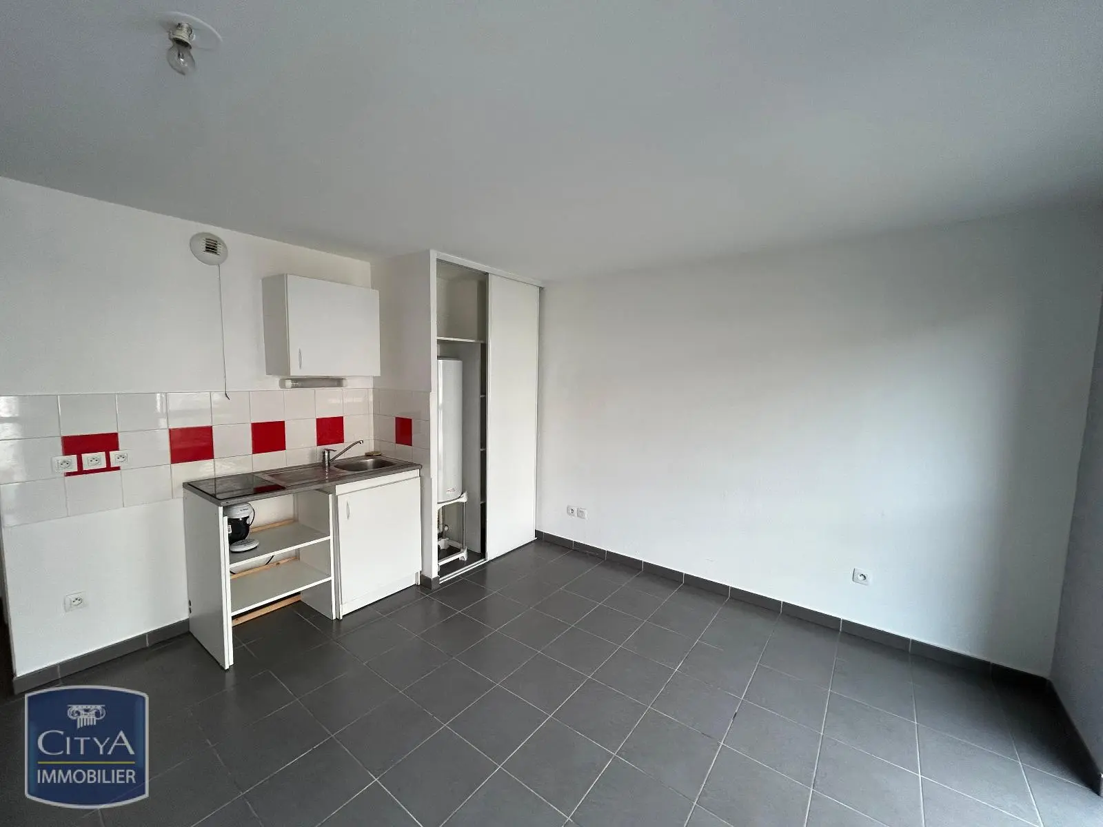 Photo 2 Appartement 1 pièce 23.24m²