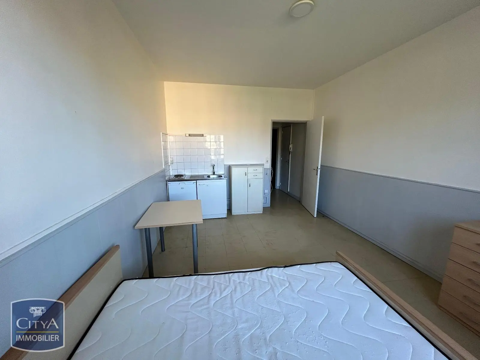 Photo 1 Appartement 1 pièce 24m²