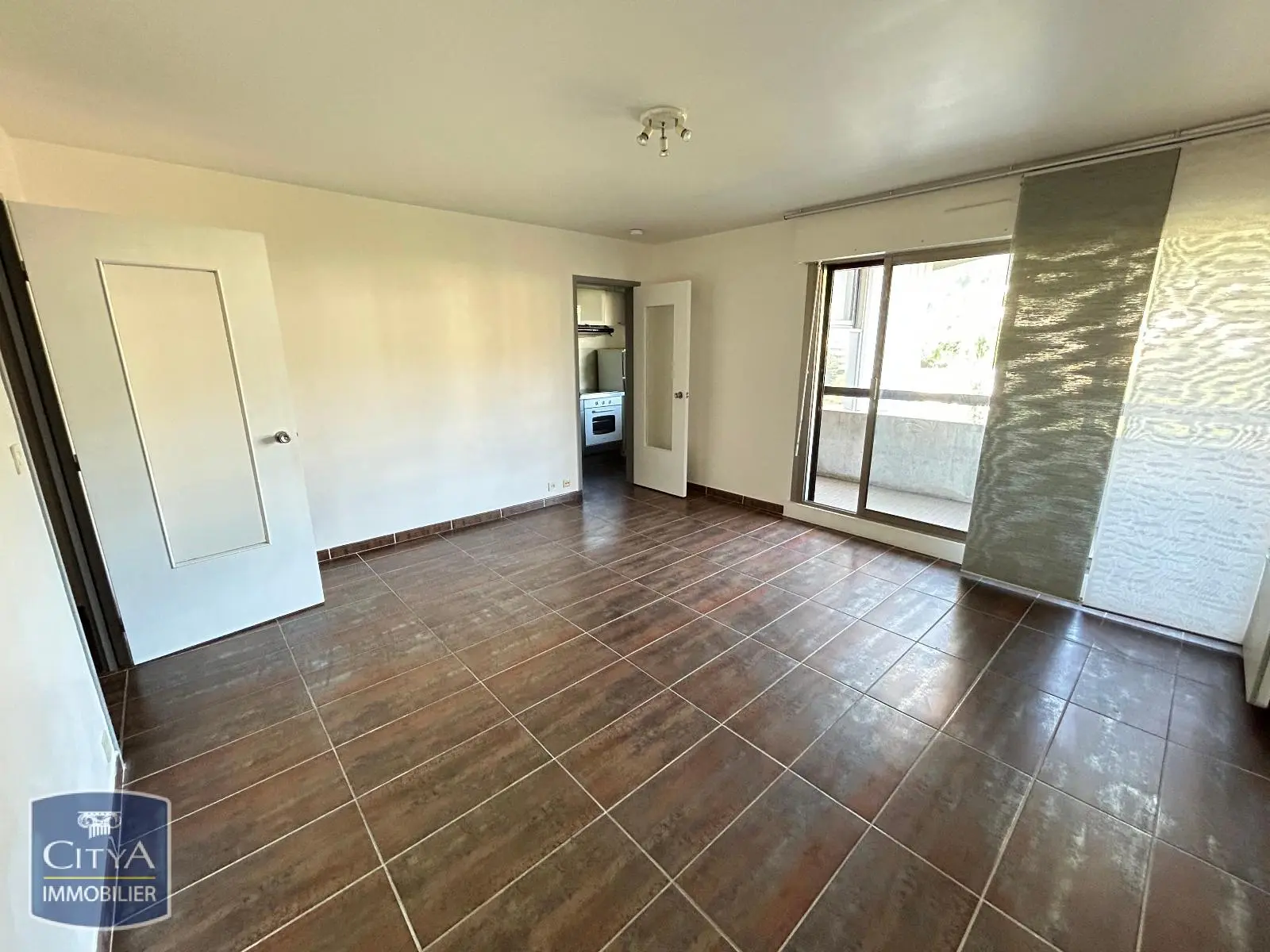 Photo 1 Appartement 1 pièce 32.86m²