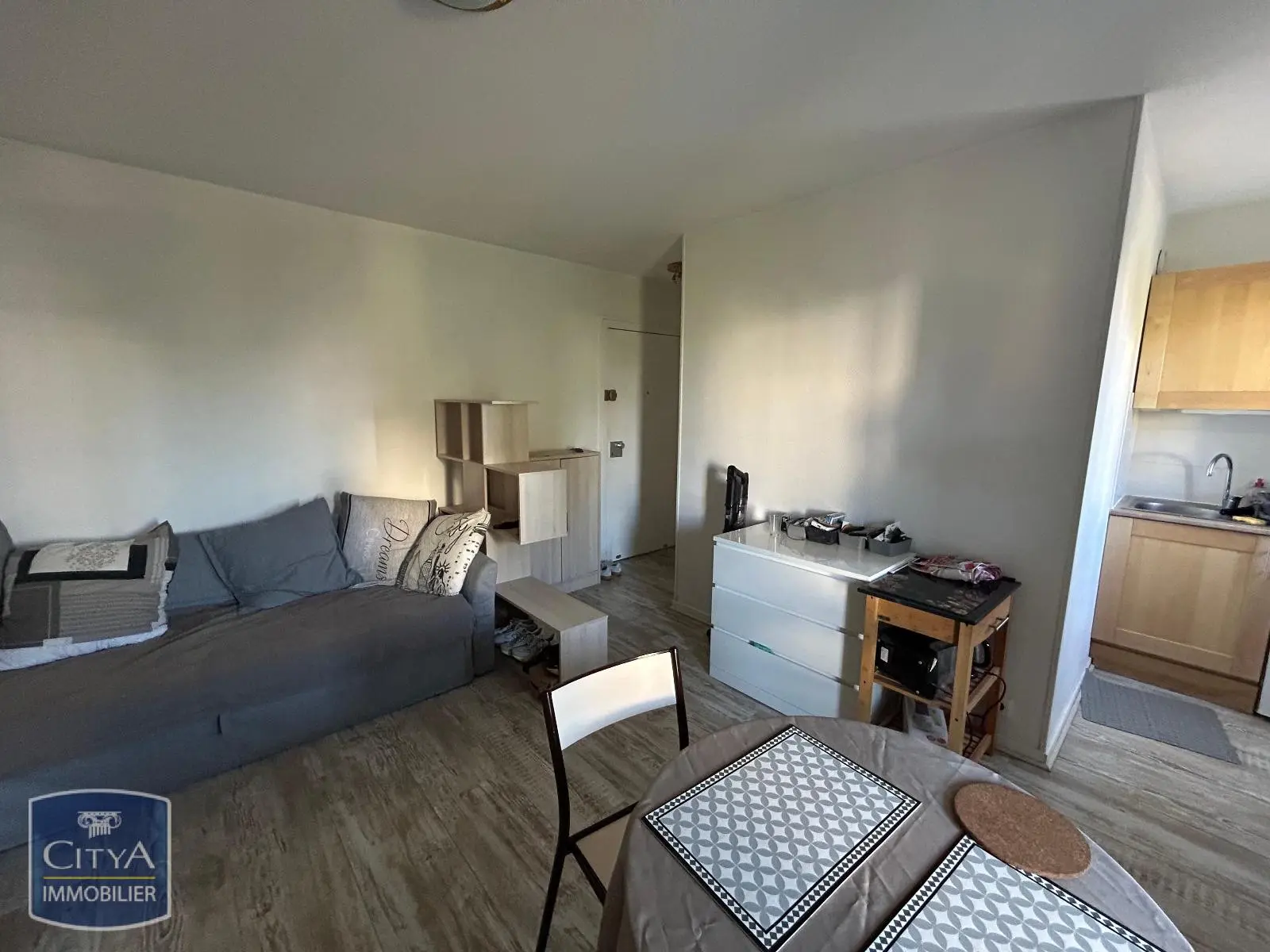 Photo 1 Appartement 1 pièce 24m²