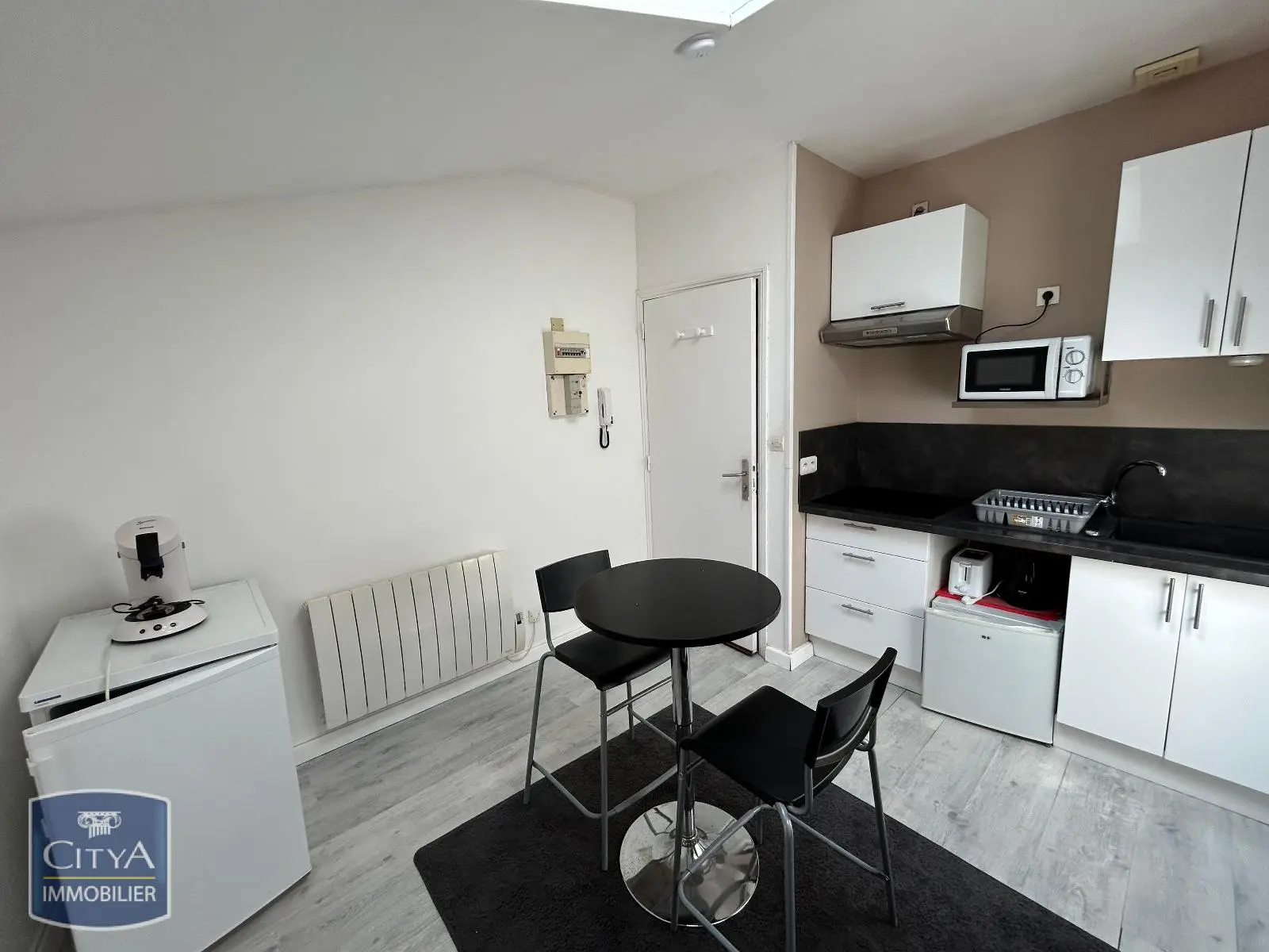 Photo 1 Appartement 1 pièce 14m²