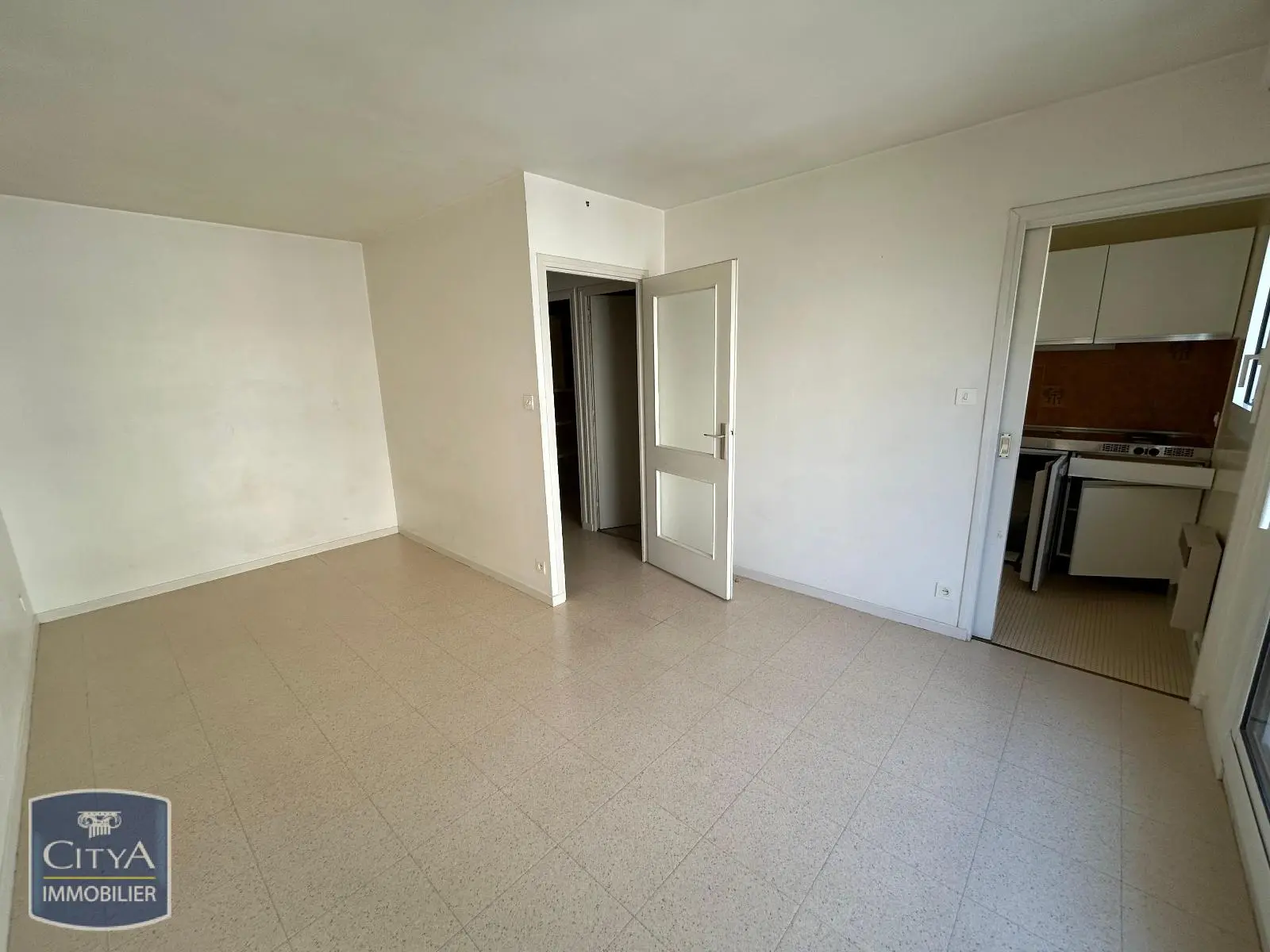 Photo 1 Appartement 1 pièce 26.59m²