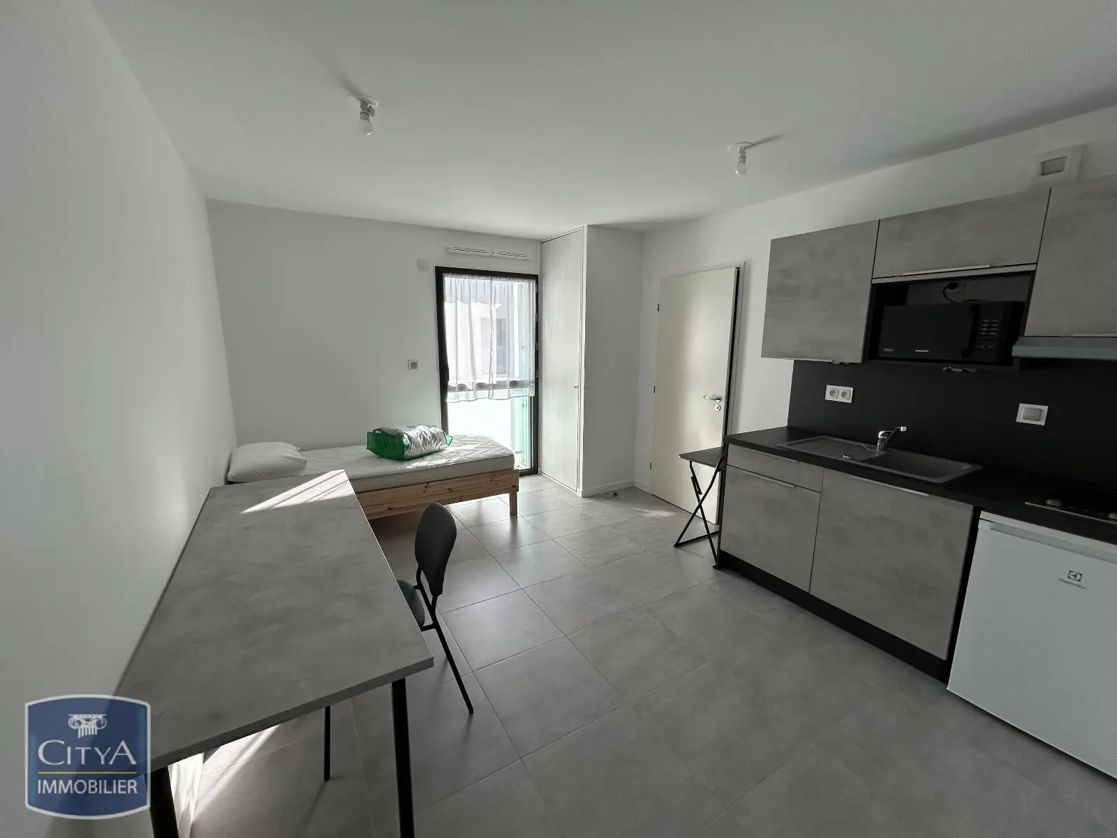 Photo 1 Appartement 1 pièce 23m²