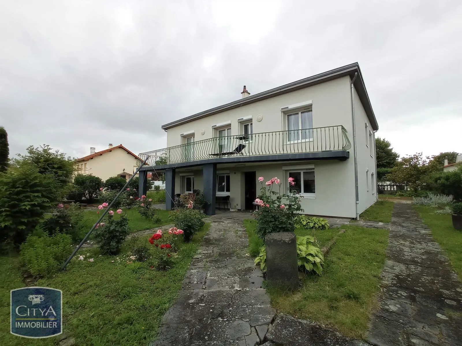 Photo 1 Maison 5 pièces 145m²