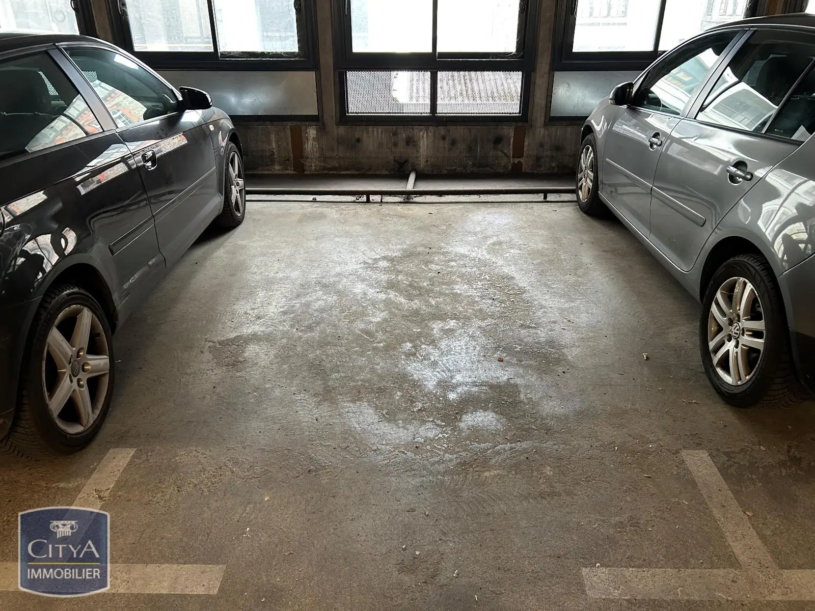 Photo 1 Parking