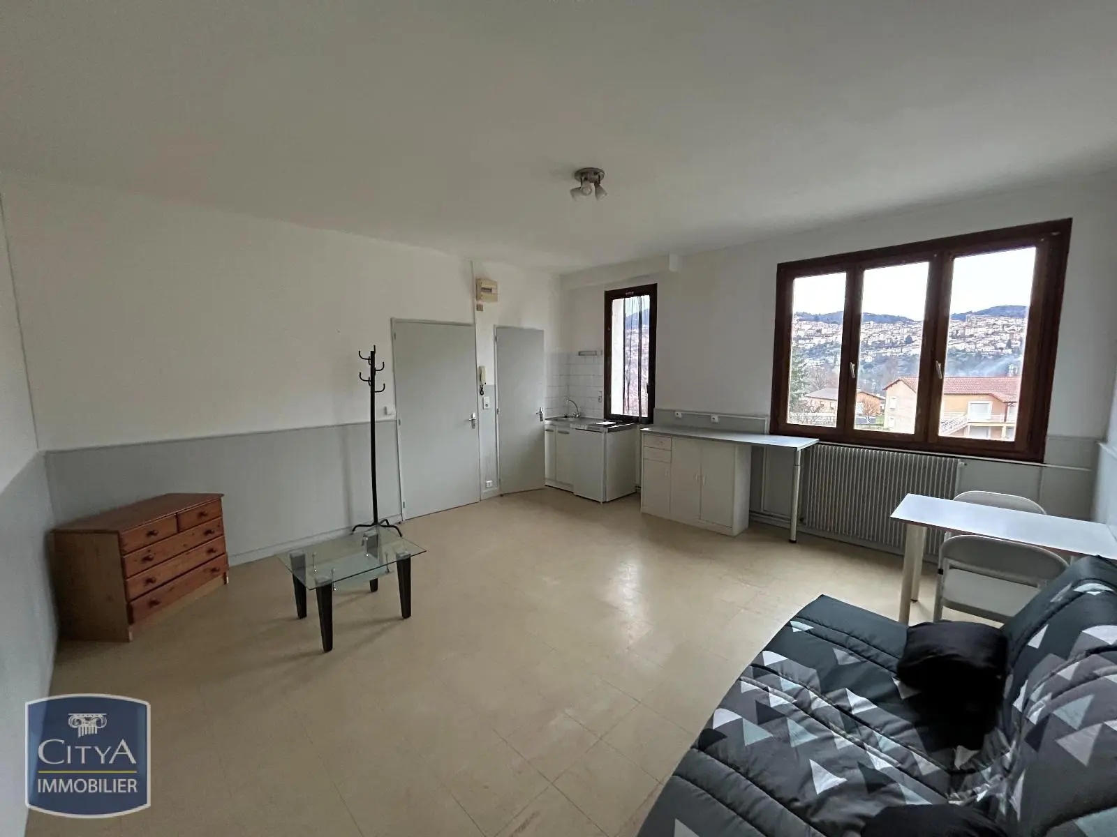 Photo 1 Appartement 1 pièce 28m²