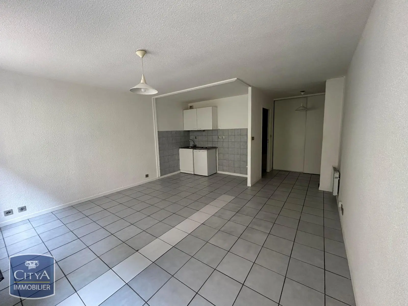 Photo 2 Appartement 1 pièce 30.55m²