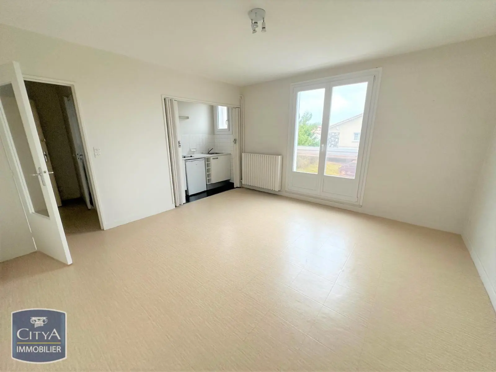 Photo 1 Appartement 1 pièce 27.14m²