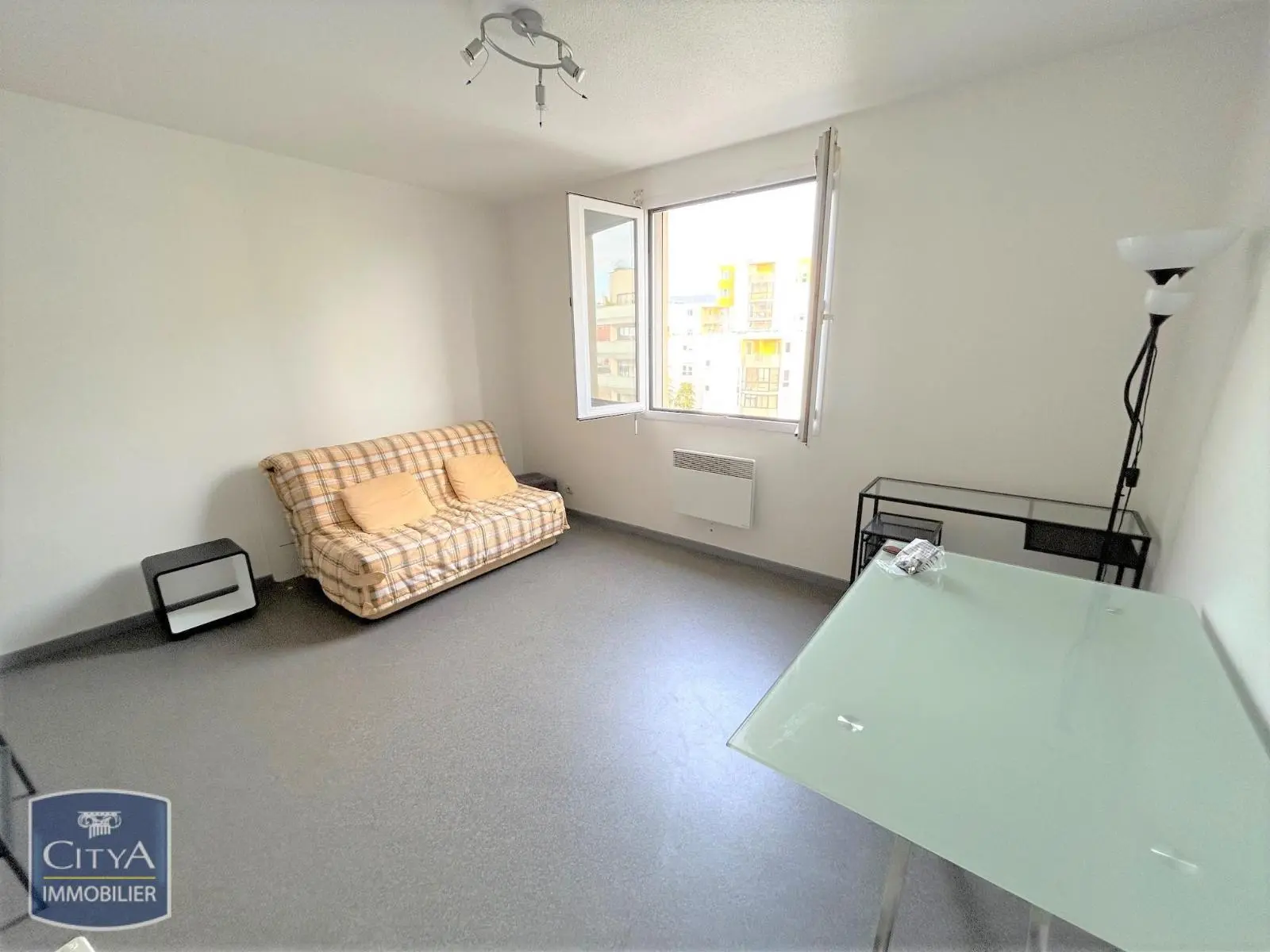 Photo 2 Appartement 1 pièce 21.8m²