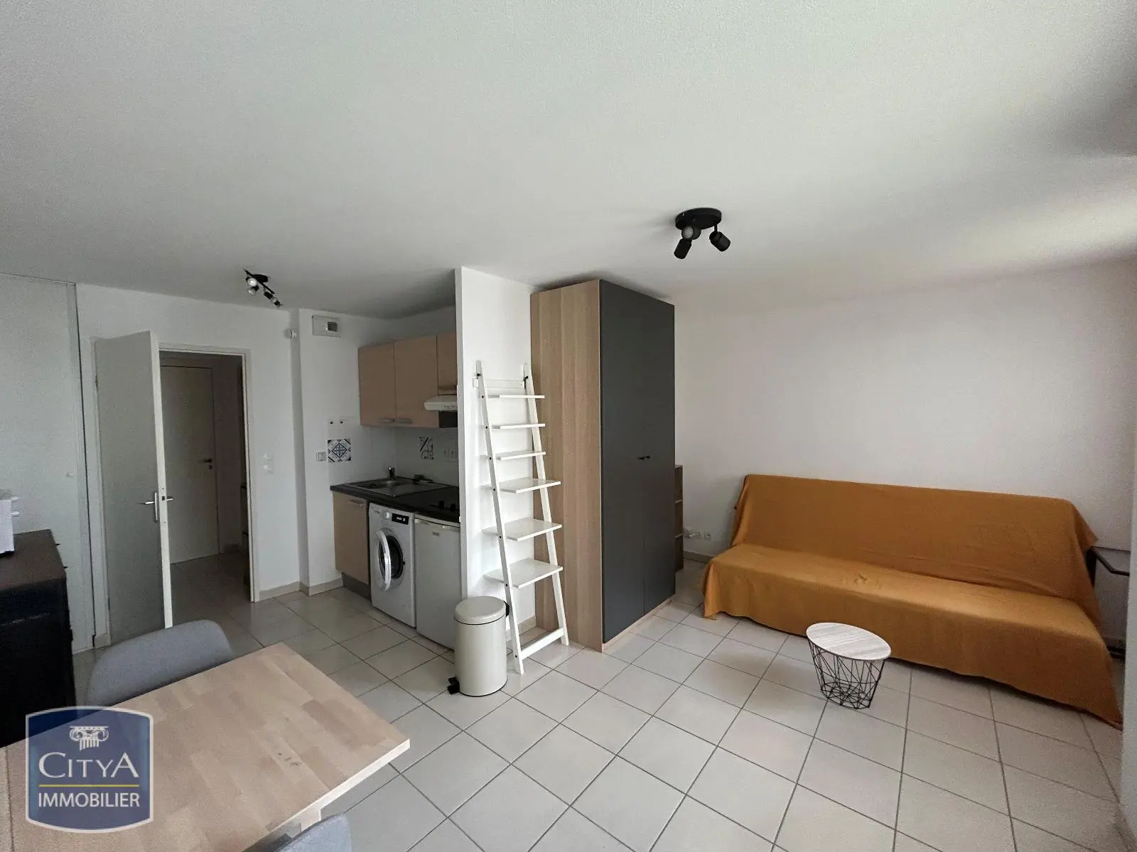 Photo 1 Appartement 1 pièce 27.85m²