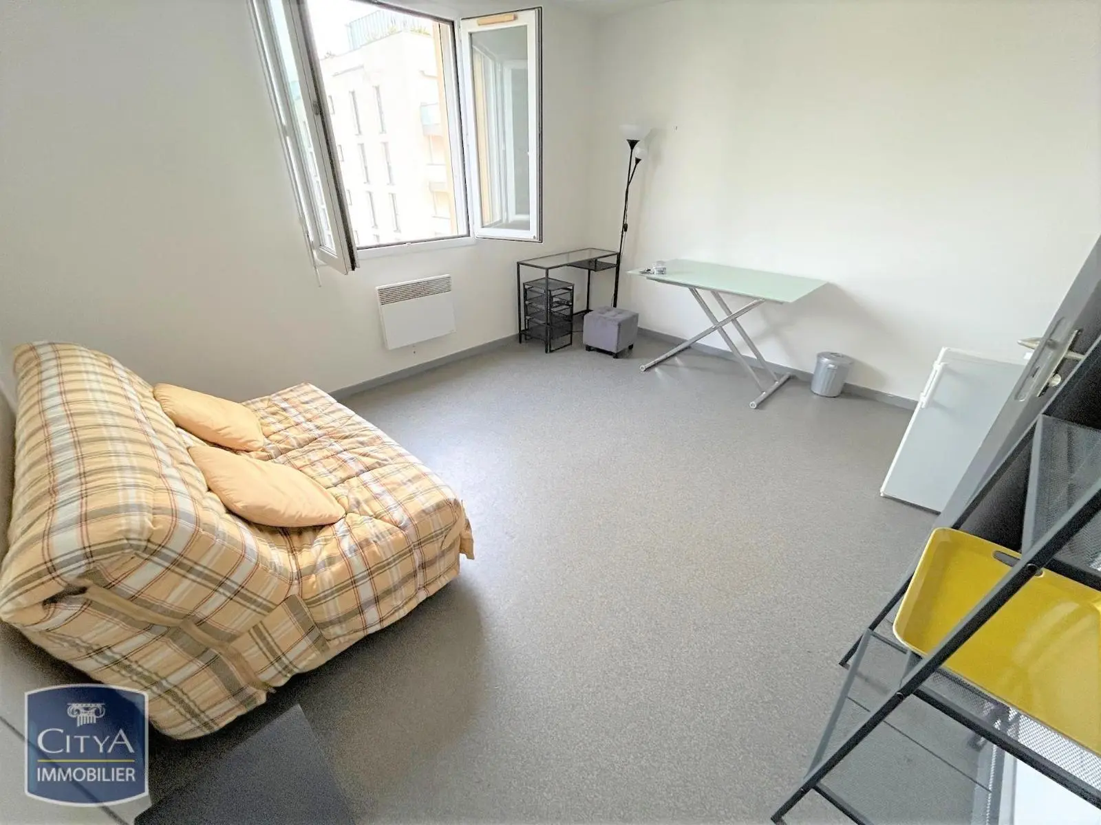 Photo 1 Appartement 1 pièce 21.8m²