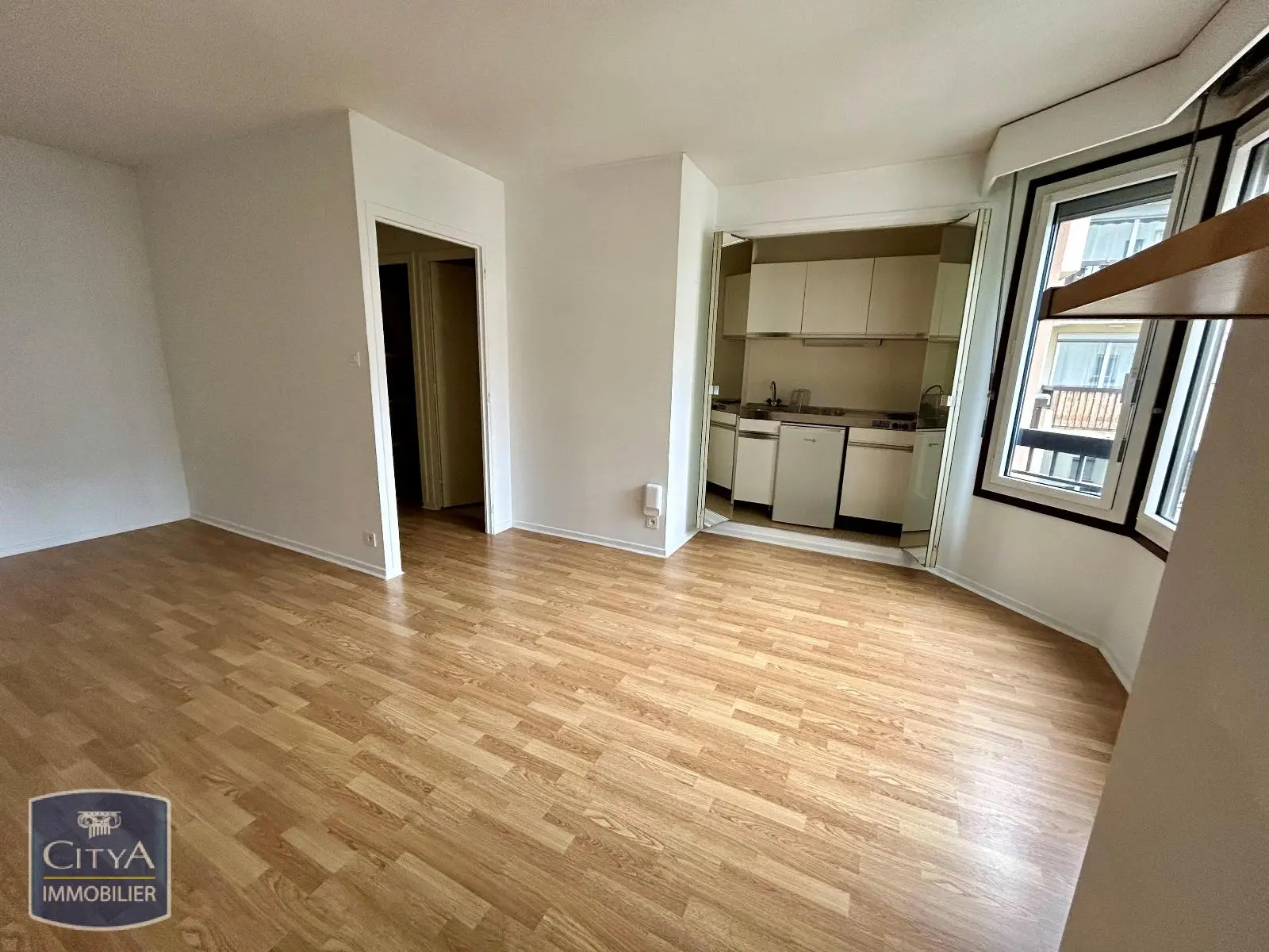 Photo 3 Appartement 1 pièce 27.88m²