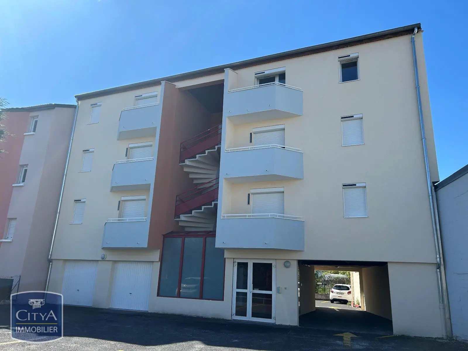 Photo 1 Appartement 1 pièce 23.47m²