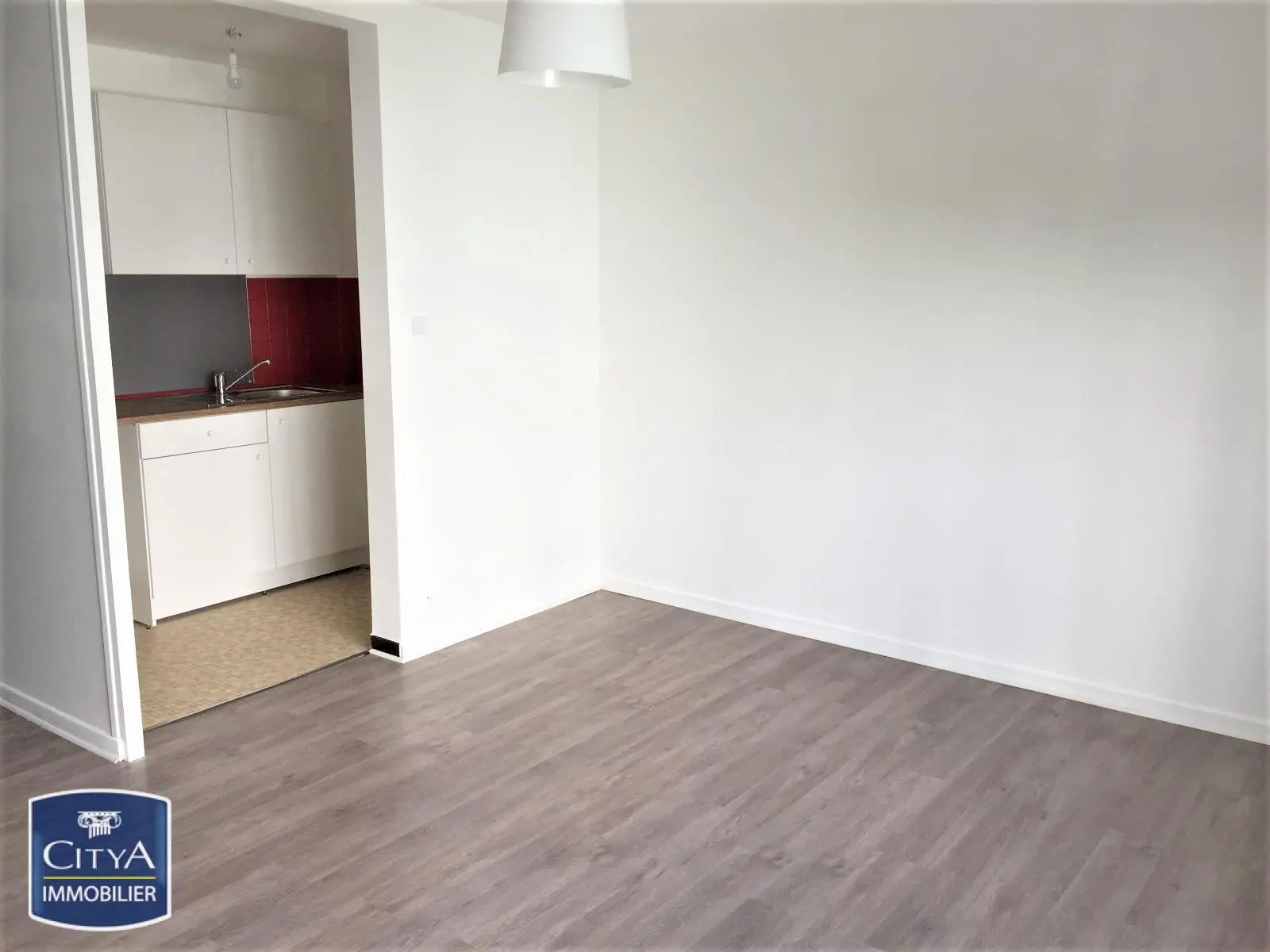 Photo 1 Appartement 1 pièce 27.29m²