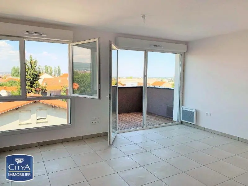 Photo 1 Appartement 1 pièce 33.68m²