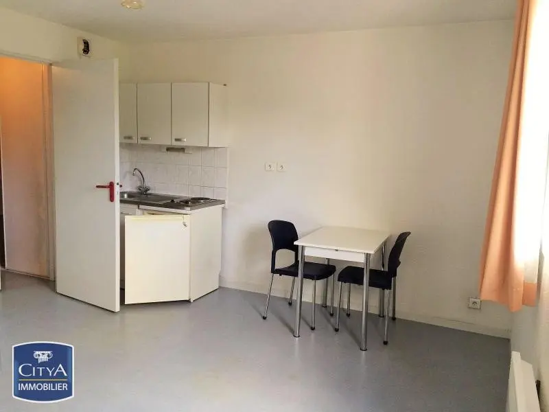 Photo 2 Appartement 1 pièce 23.82m²