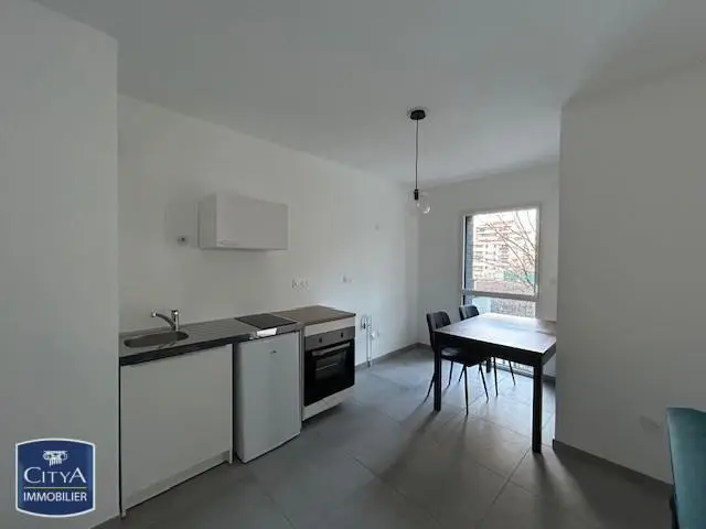 Photo 2 Appartement 1 pièce 32.67m²