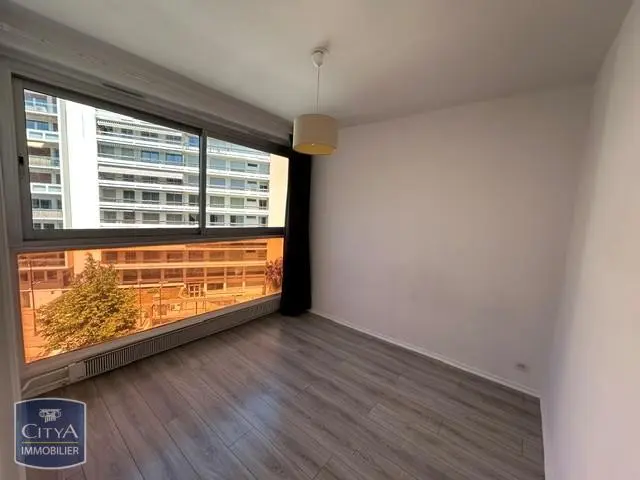 Photo 2 Appartement 1 pièce 31.07m²