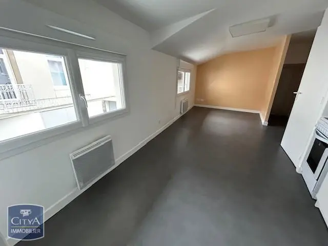 Photo 2 Appartement 1 pièce 23.48m²