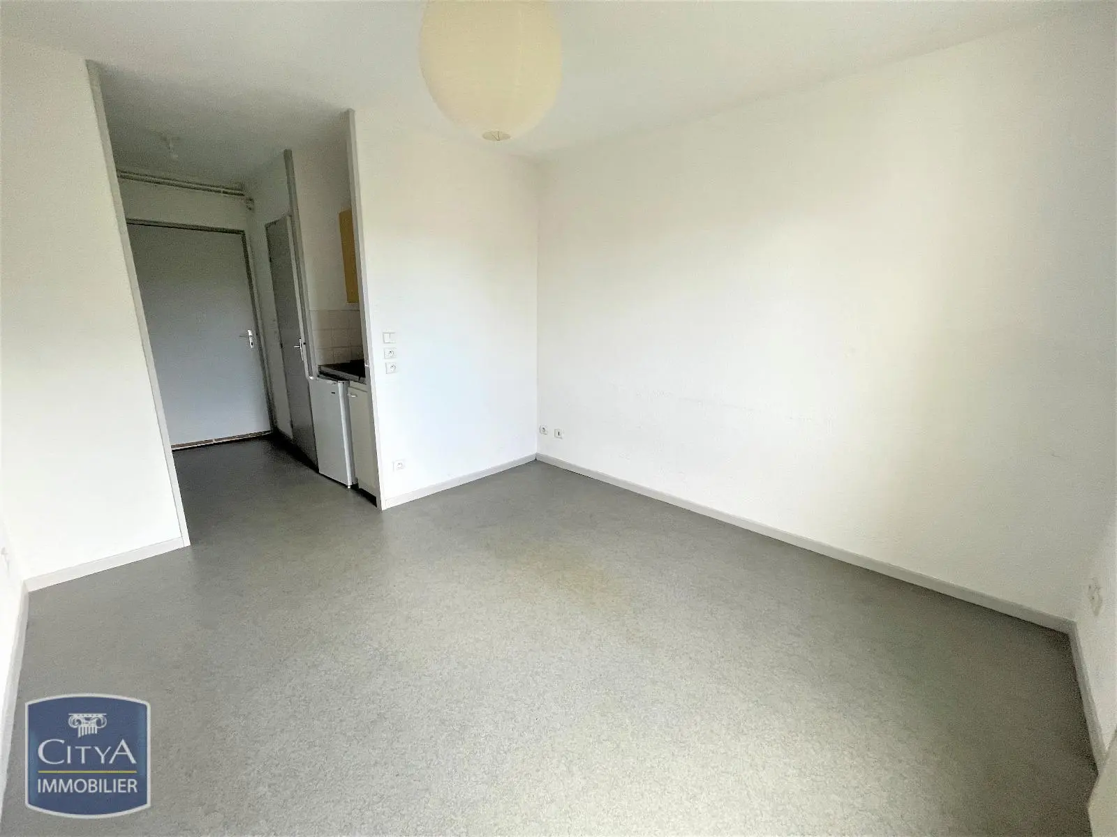 Photo 2 Appartement 1 pièce 18.37m²