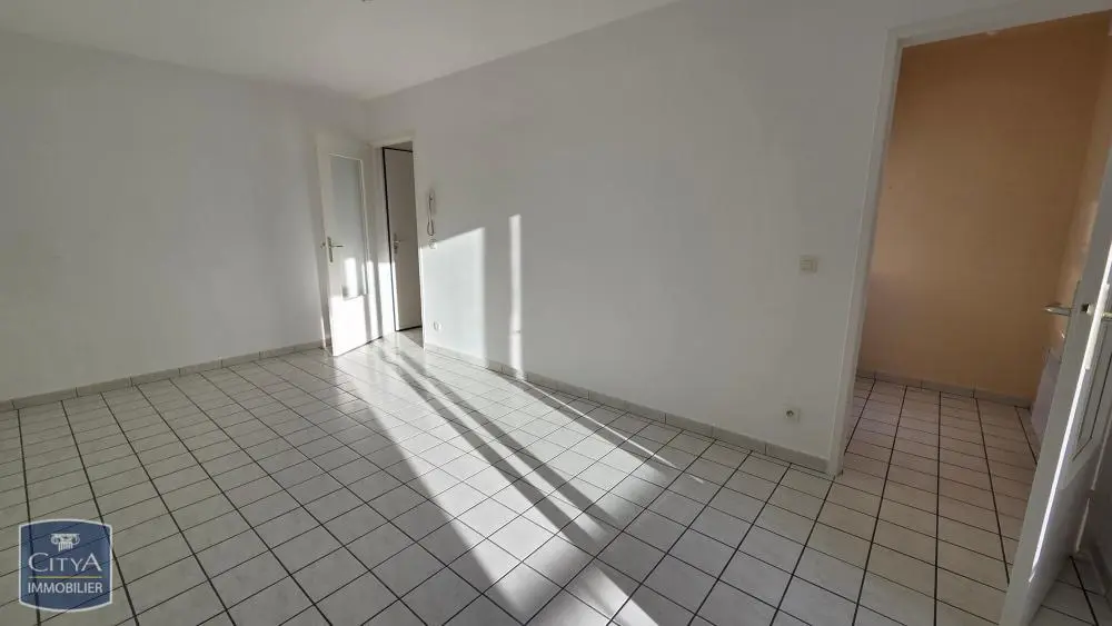 Photo 2 Appartement 1 pièce 24.86m²