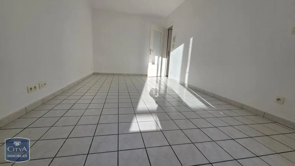 Photo 1 Appartement 1 pièce 24.86m²