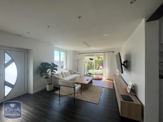 Photo 1 Maison 6 pièces 181.47m²