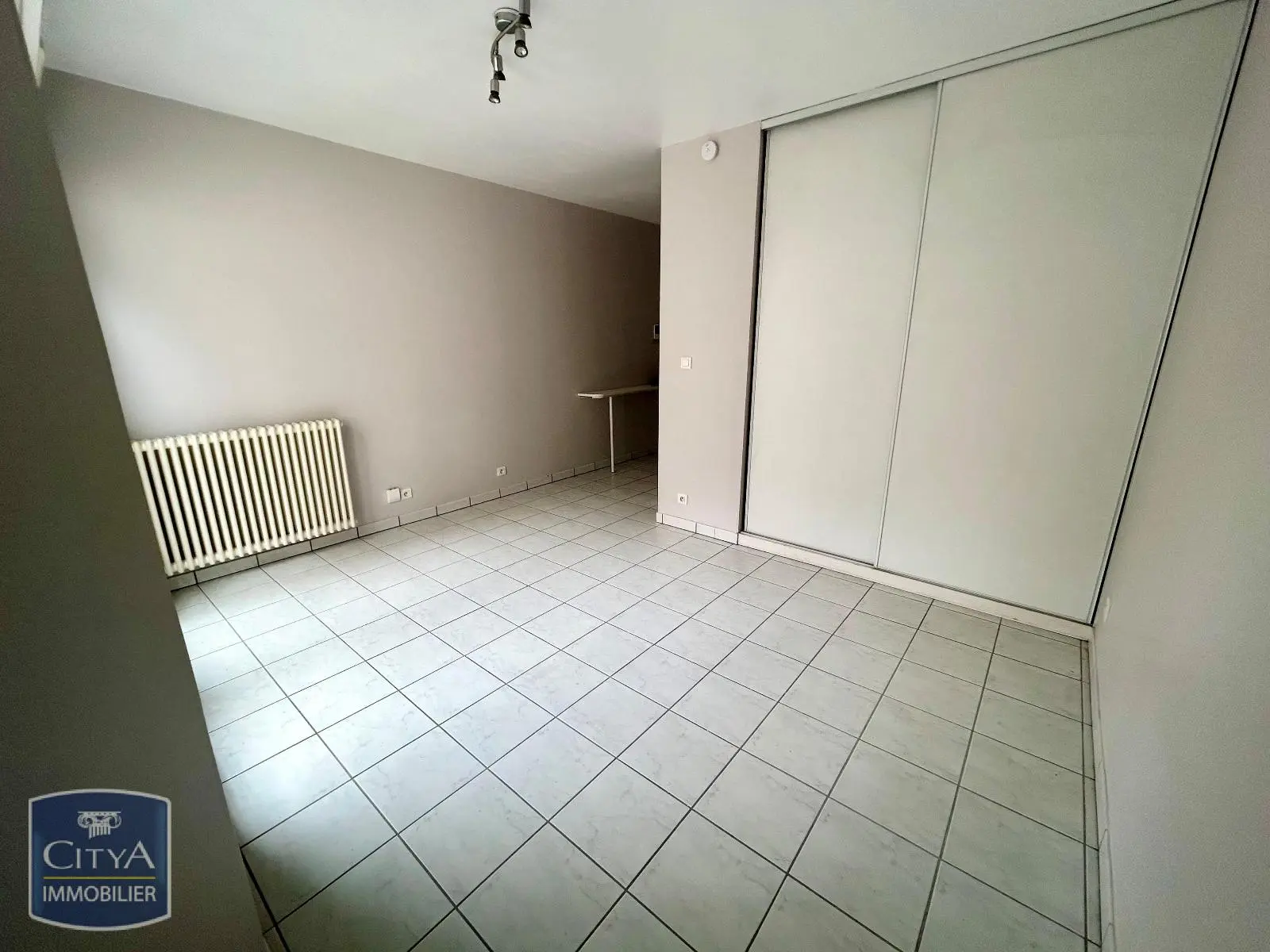 Photo 2 Appartement 1 pièce 23.72m²
