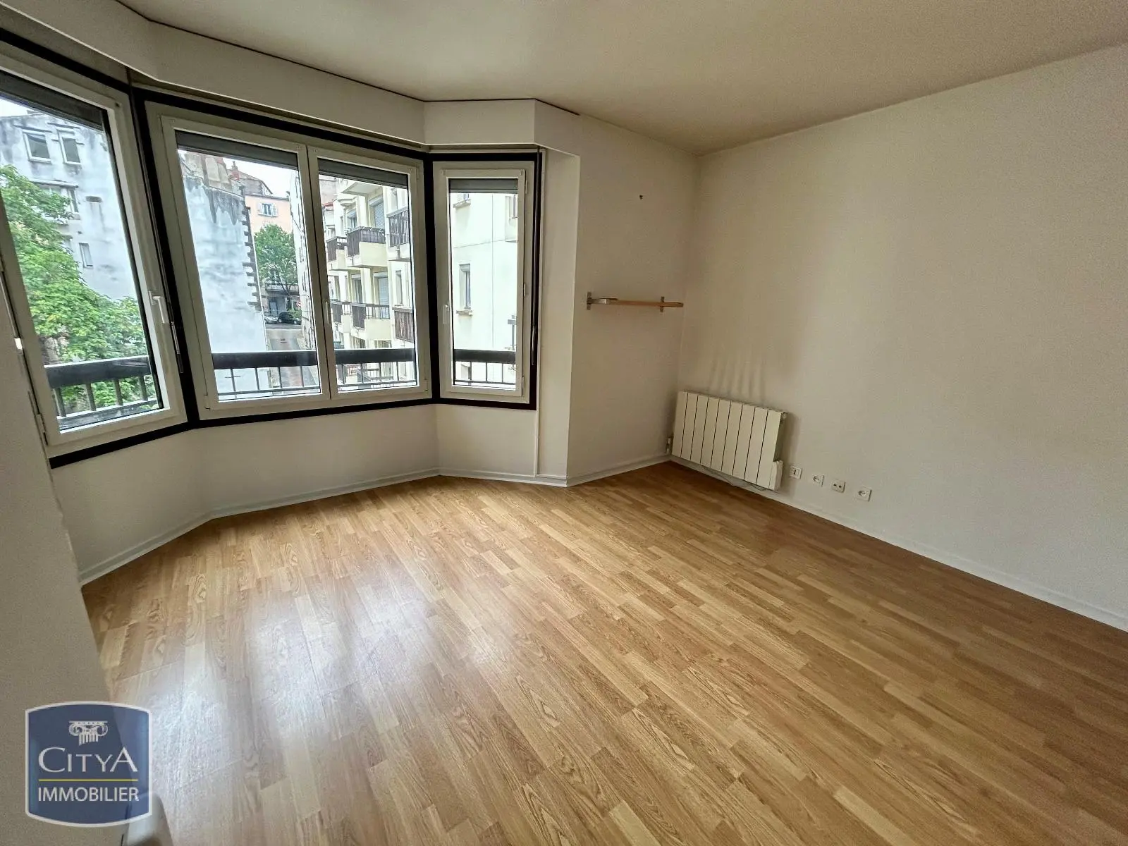 Photo 1 Appartement 1 pièce 27.88m²