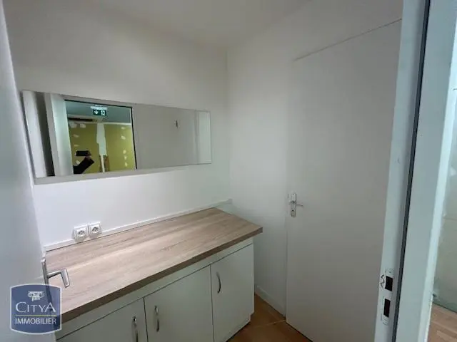 Photo 6 Local Commercial