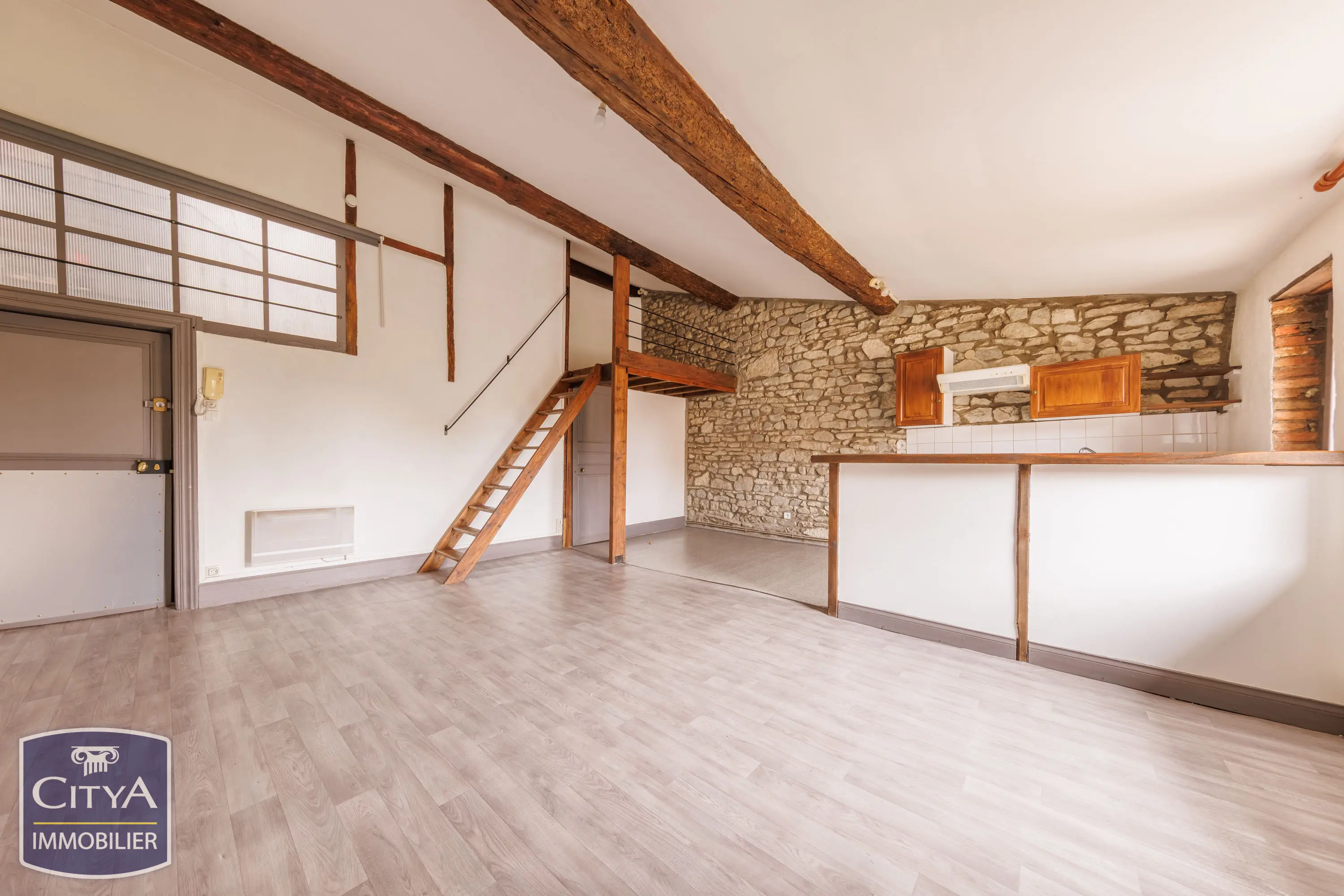 Photo 1 Immeuble 220m²